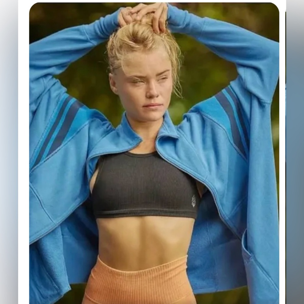 MOVING!! MAKE ME AN OFFER!!! 
Free People knockout track zip-up